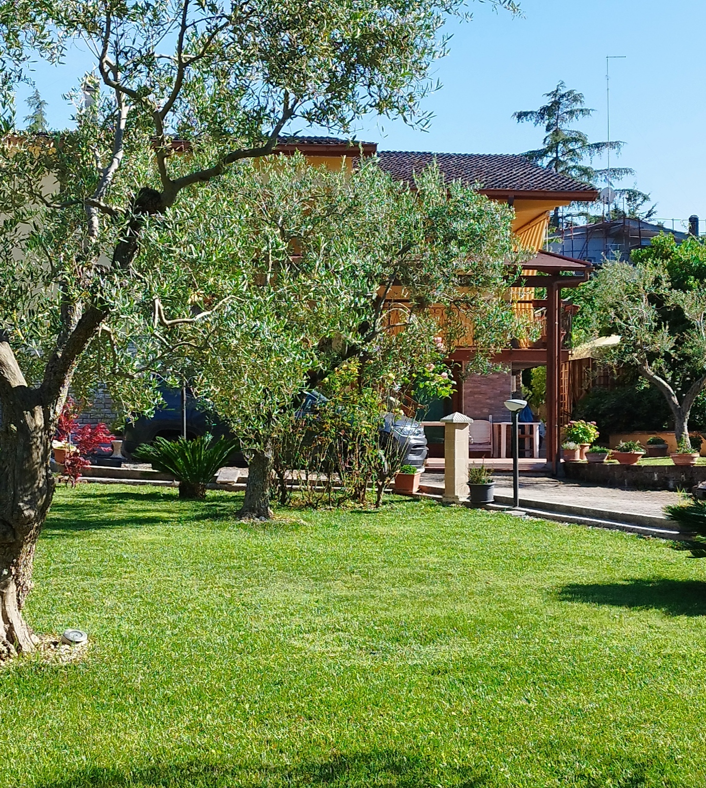VILLA CON GIARDINO